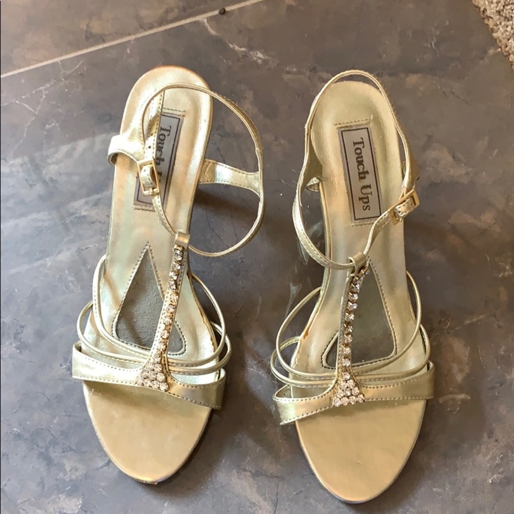 Touch up shoe lightly worn